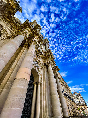 6CC6BF9D-A8BC-4BA5-8564-11CAA3E5FEDD_1_201_a