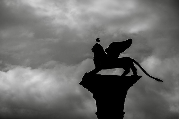 8157CB6B-F597-4818-B288-862BC04462CC_1_201_a